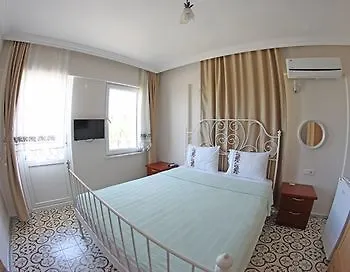 Hotel Ahinos Butik